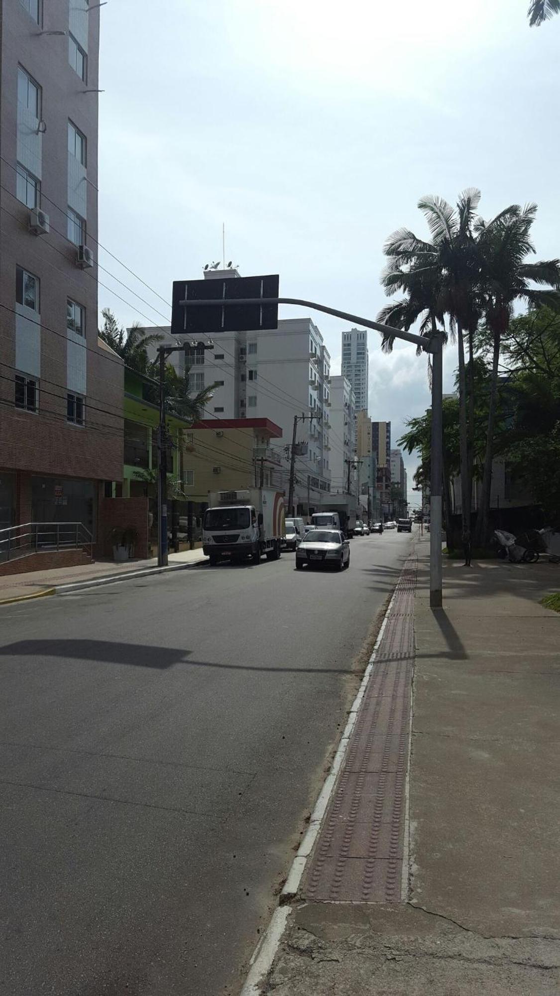 T112 - Ap No Coracao De Bc, Wiffi,tv,ar E Patio Privado Balneario Camboriu